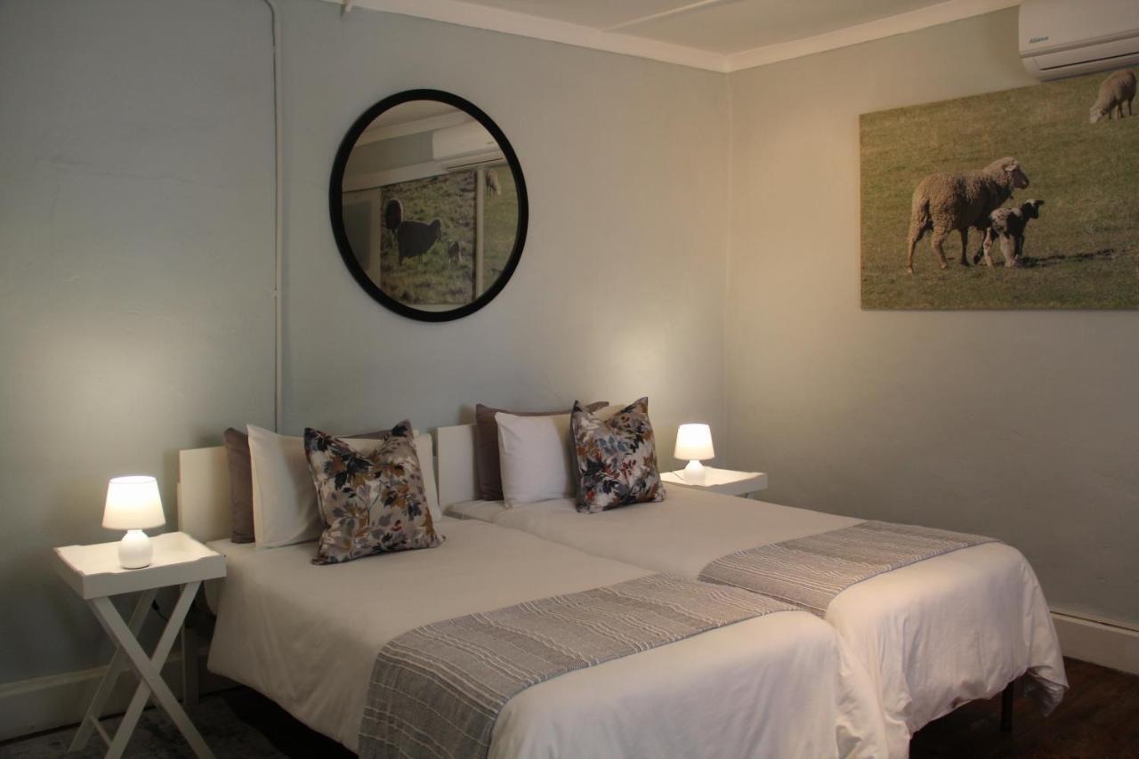 @Karoo Guesthouse Храфф-Рейнет Экстерьер фото